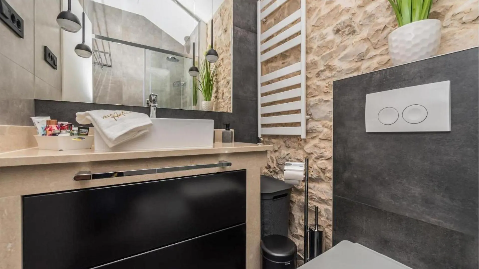 Pet Friendly Home In Poljaci With Kitchen Poljica  Holiday home Poljica (Zadar)