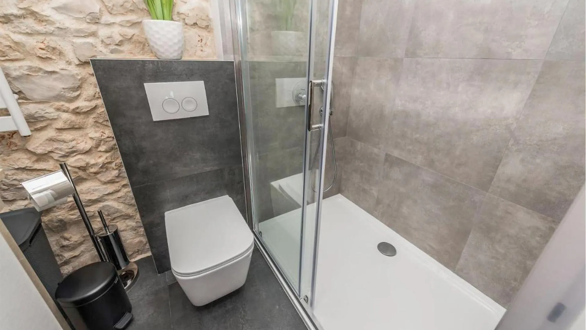 Pet Friendly Home In Poljaci With Kitchen Poljica  Croatia