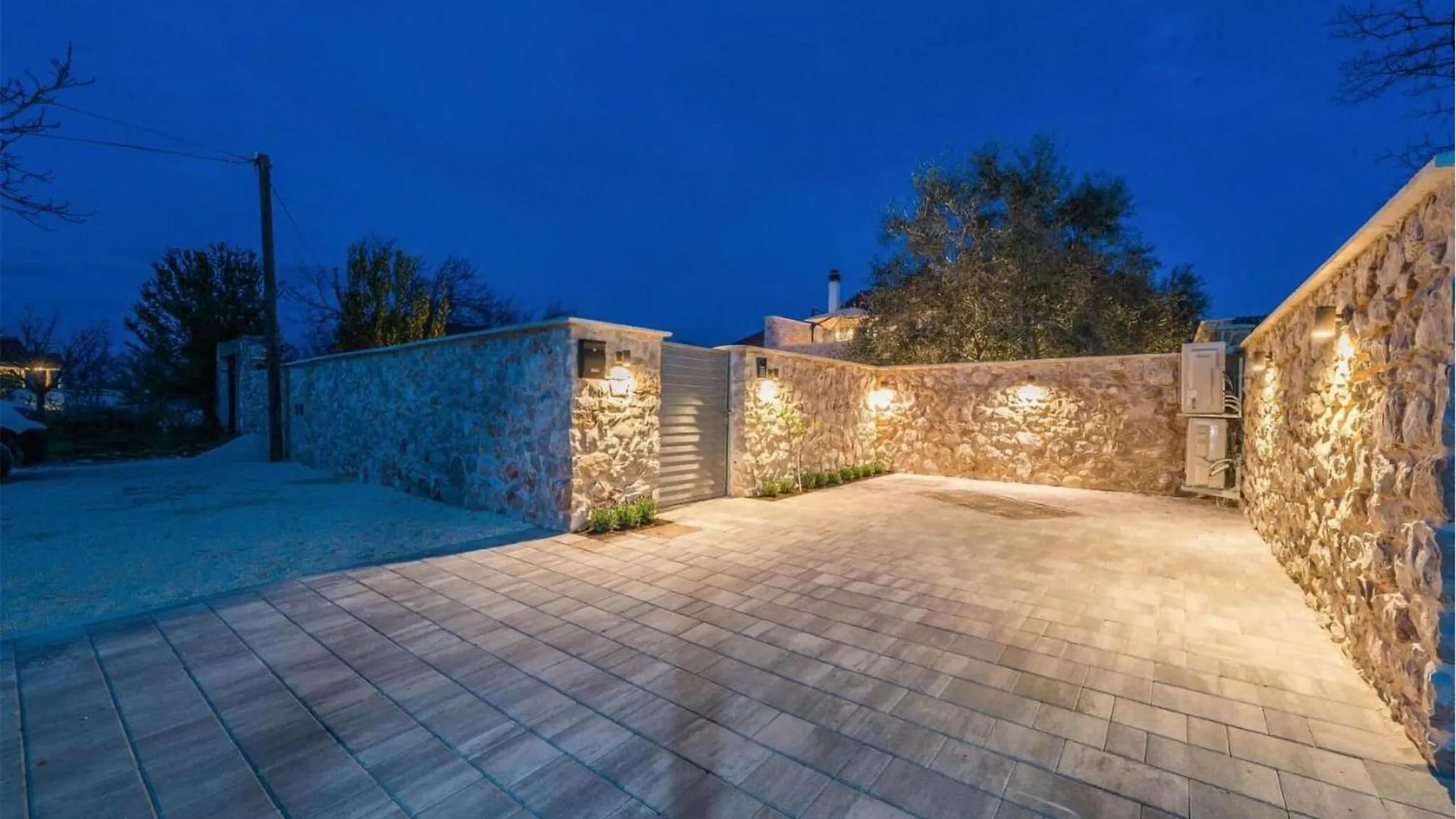 Holiday home Pet Friendly Home In Poljaci With Kitchen Poljica